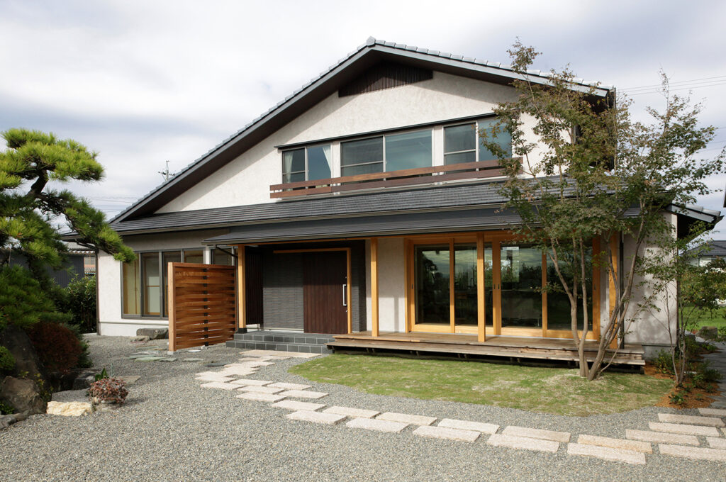 温故知新の普遍的な美しさを追求した大屋根の木の家 @岐阜県大垣市