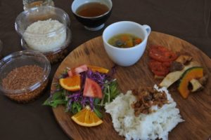 【暮らしの学校】HidamariCafe芽衣子店長の塩麴づくり体験