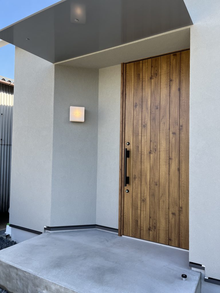 光が満ちる、小さな美容室のリノベーション