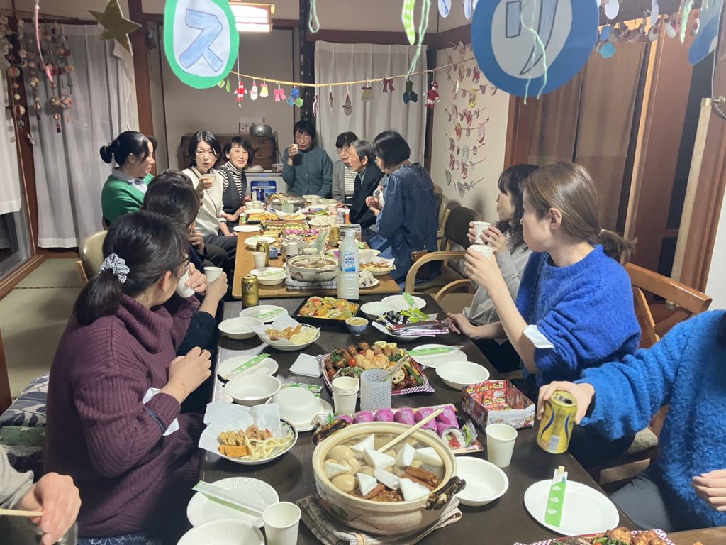 建築中の老人ホーム事務所忘年会！翠一点（笑）